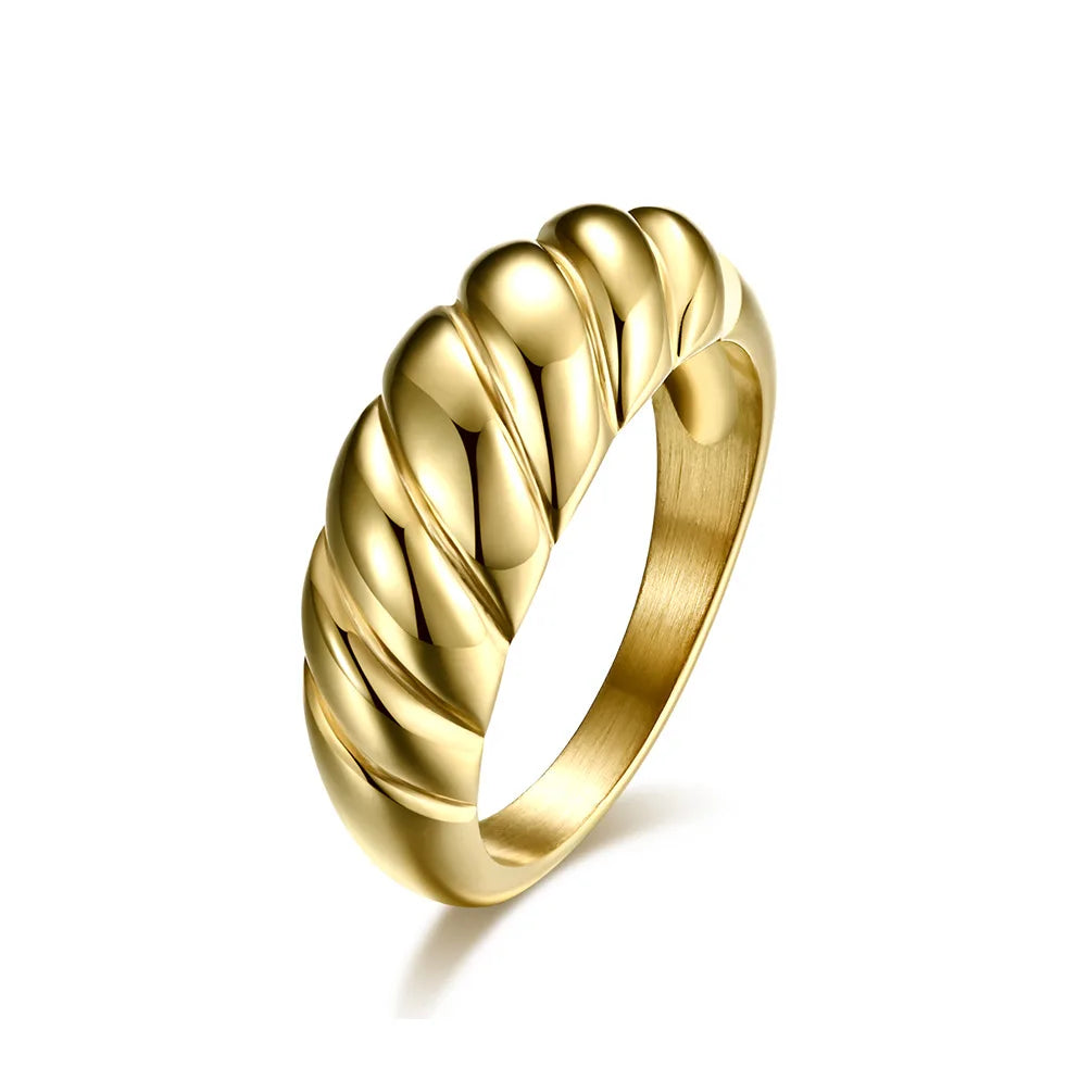 Twisted Band Ring