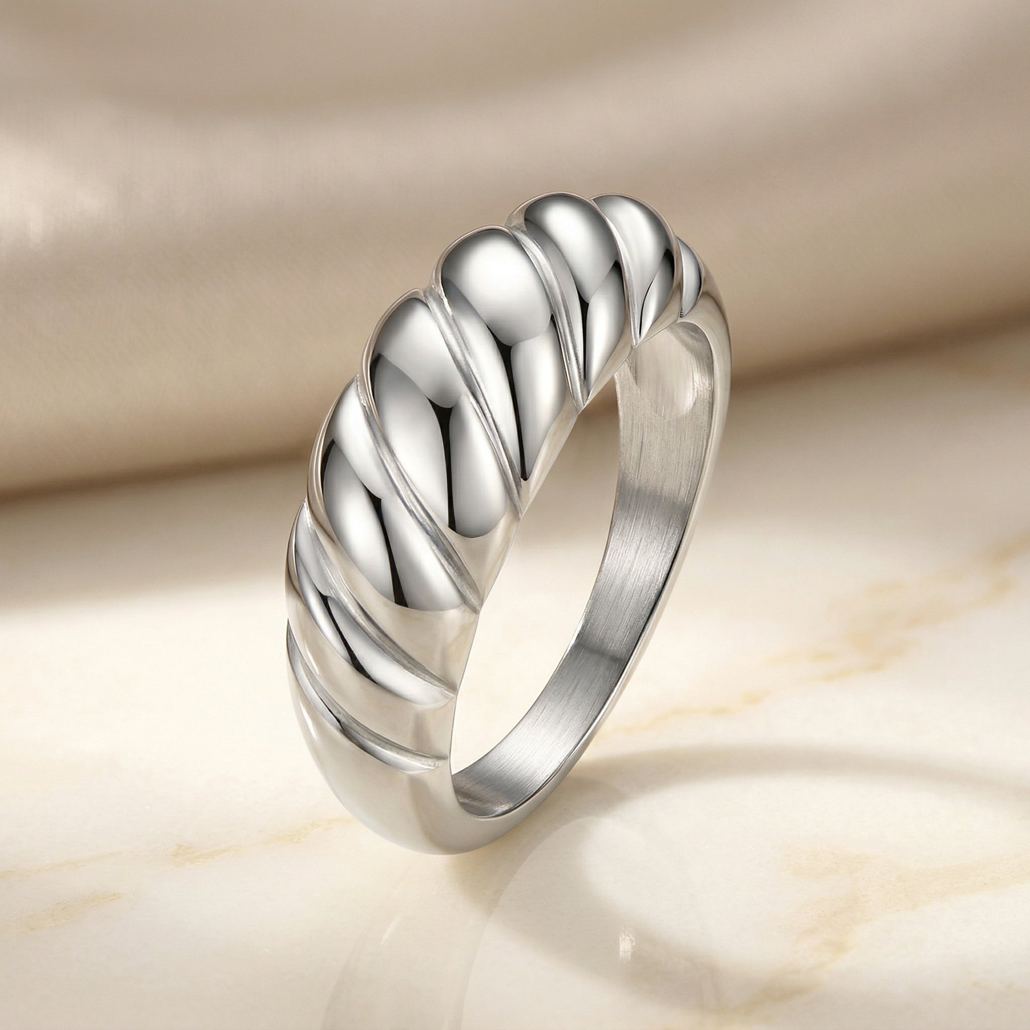 Twisted Band Ring
